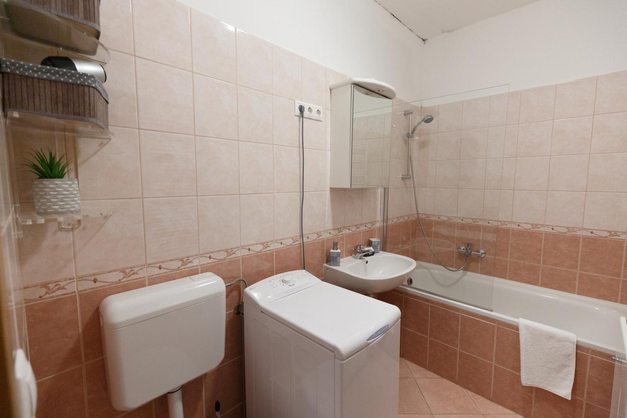 Mokka Apartments Μίσκολτς Εξωτερικό φωτογραφία